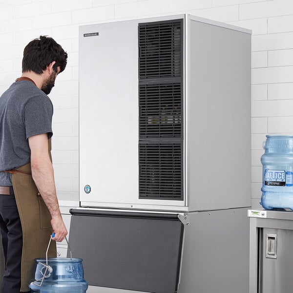 Hoshizaki KM-1340MAJ 1,275 Pounds Air Cooled Crescent Cube Ice Machine