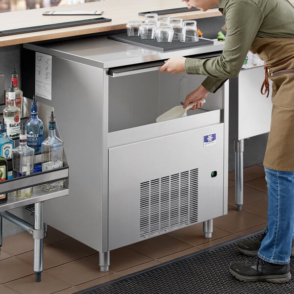 Manitowoc UFP0350A-161 Undercounter Air-Cooled Flake Ice Machine - 400 lb., 115V