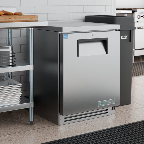 True TUC-24-HC 24" Undercounter Refrigerator