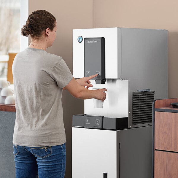 Hoshizaki DCM/271BAK/16/5/8 10 lb Air Cooled Countertop Ice Machine