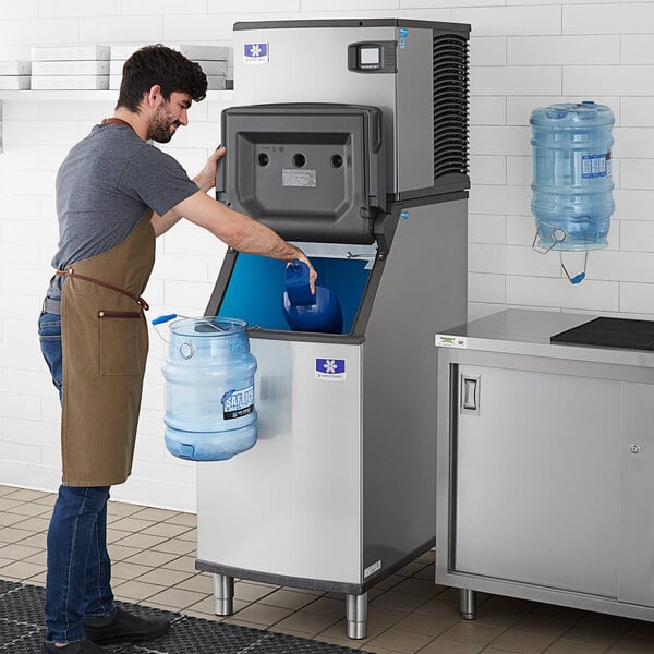 Manitowoc Ice IDP0620A-161 482 lb. Air Cooled Full Cube Ice Machine