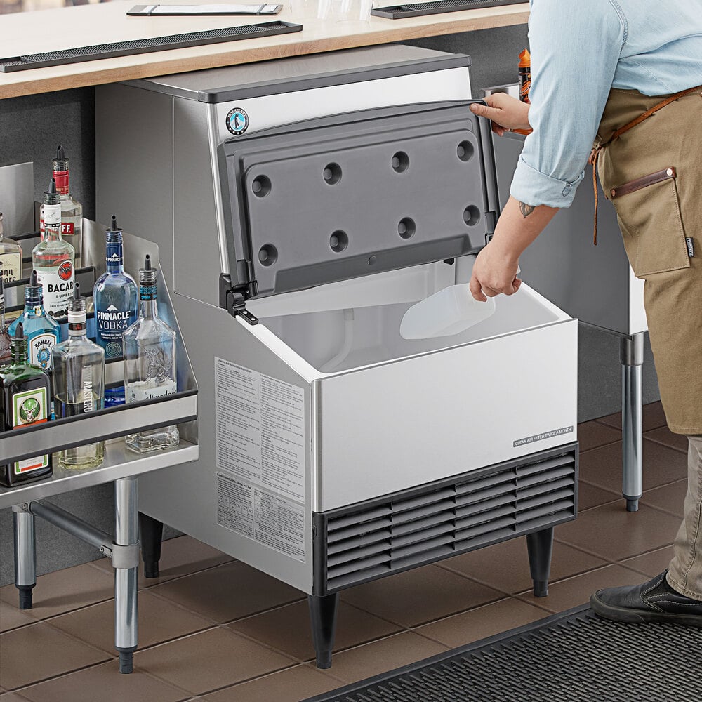 Hoshizaki KM-231BAK 223 lb Air Cooled Crescent Cube Ice Machine
