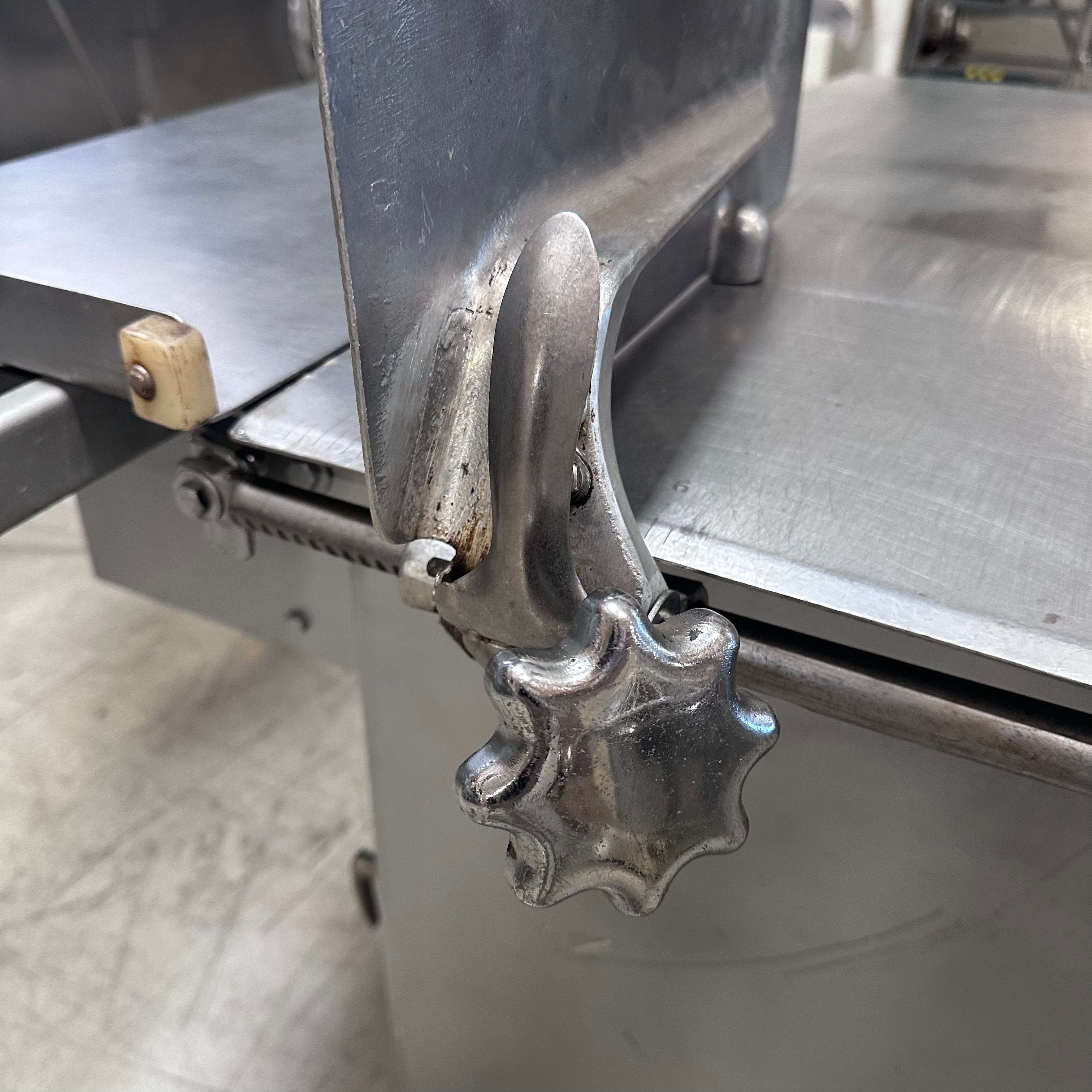 Biro Meat Saw 3334 208V 3Phase 2.5 HP