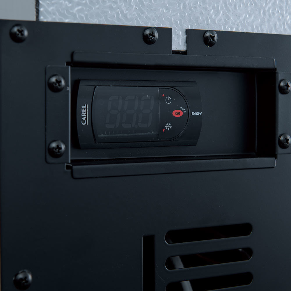 Coldline SMP60 sandwich prep table, digital temperature controller, close-up
