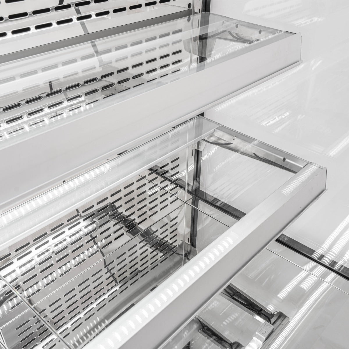 Marchia MDS1200-B 48" open air grab and go merchandiser, shelf and shelf brackets, close-up