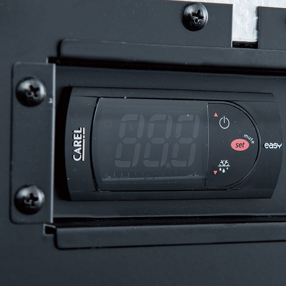 Coldline SMP72 sandwich prep table, digital temperature controller, close-up