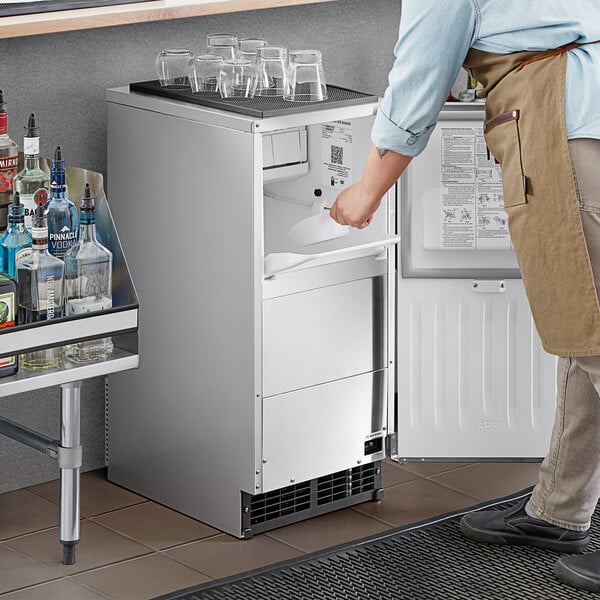 Hoshizaki AM-50BAK 14 7/8" Air-Cooled Undercounter Top Hat Cube Ice Machine with 27 lb. Storage - 54 lb., 115V