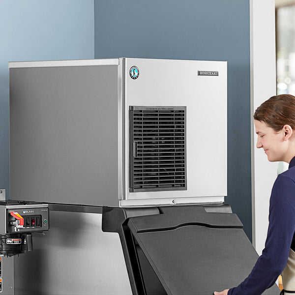Hoshizaki F-422MAK 485 Pounds Air Cooled Flake Ice Machine With Floor