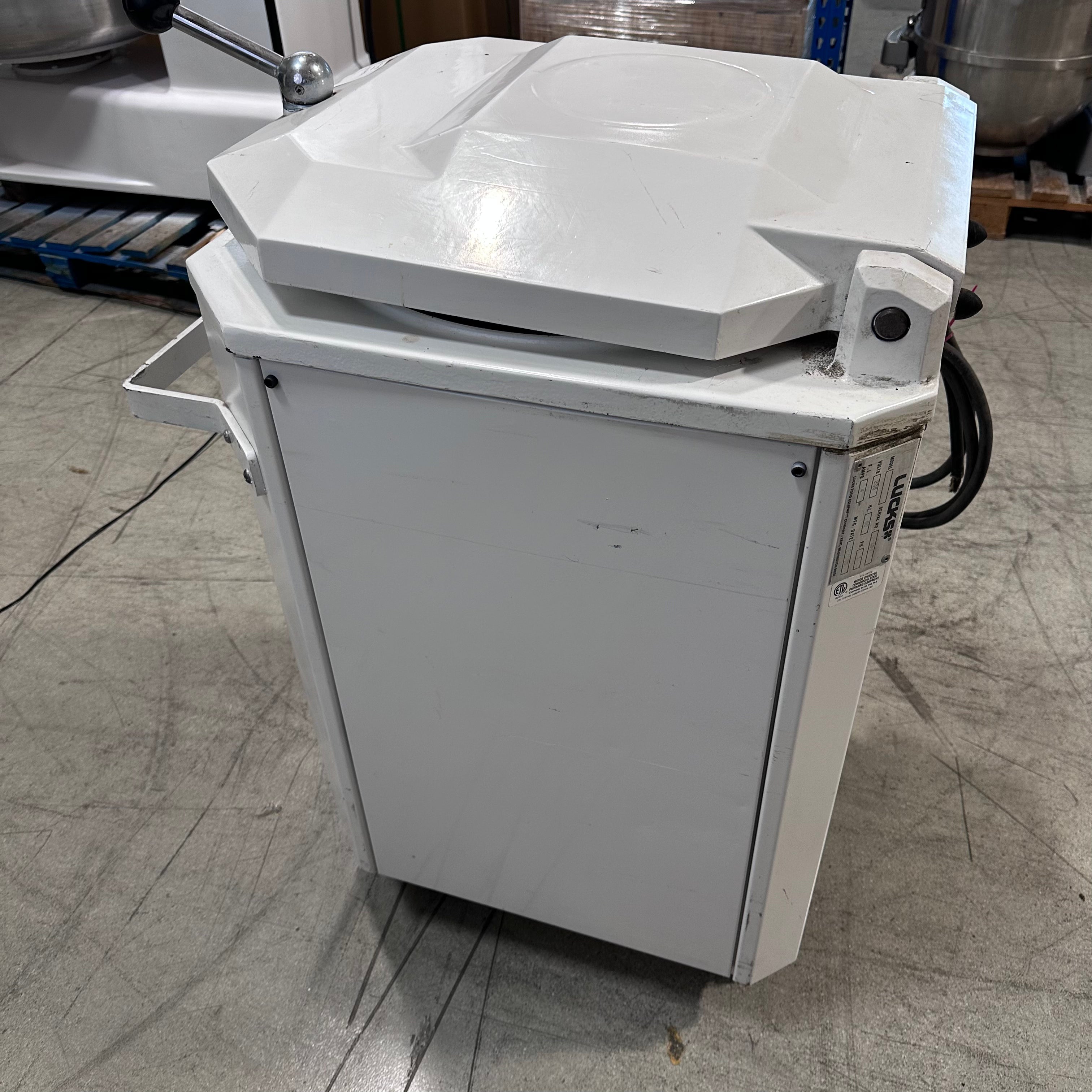 LUCKS 24 Piece Dough Divider Model # D24