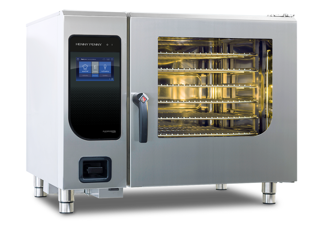 Henny Penny FlexFusion Platinum FPG 621 gas combi oven with Chef’sTouch screen, front angle view, door closed