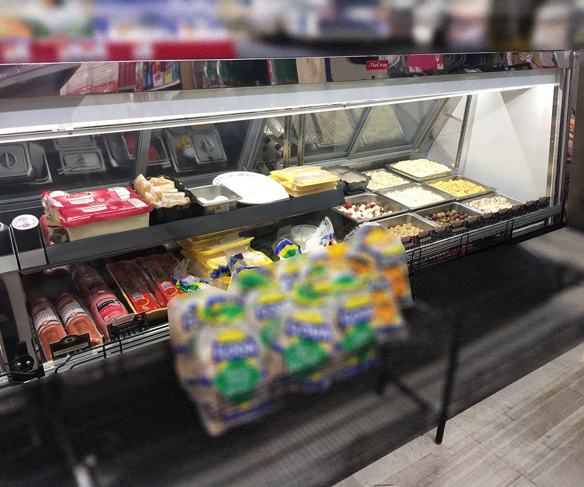 Howard-McCray R-CDS40E-10-BE-LED 125" Flat Refrigerated Deli Display Case