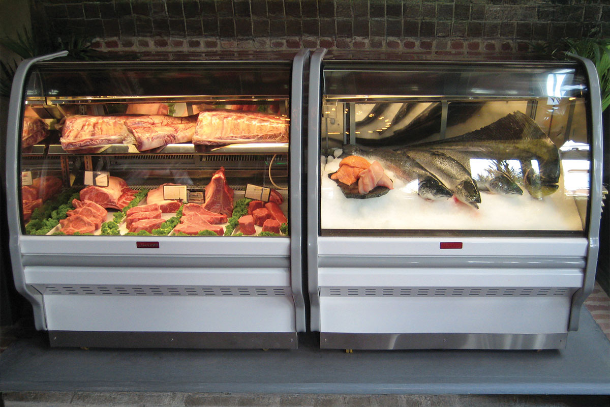 Howard-McCray SC-CFS40E-4C-LED 52" Curved Refrigerated Seafood Display Case, White