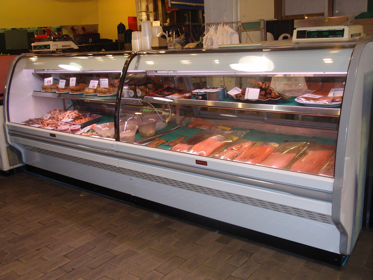 Howard-McCray SC-CFS40E-6C-LED 76" Curved Refrigerated Seafood Display Case, White