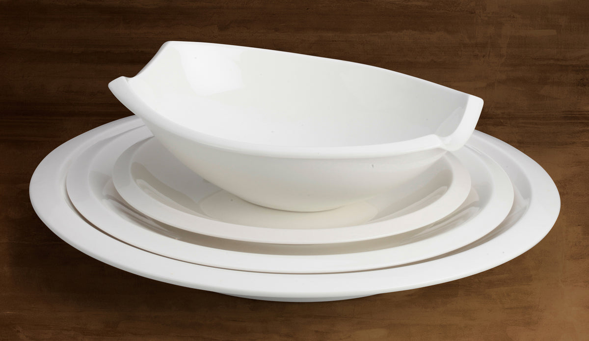 Winco WDP006-205 Bergomi 11" Oval Narrow Rim Porcelain Bowl, 14 oz Creamy White - 12/Case